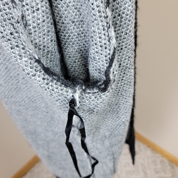 White House Black Market Gray/Black Fuzzy Wool/Alpaca Blend Cardigan Sweater XL - Picture 12 of 14